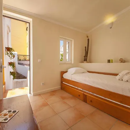 A34 - Oldtown Central Bedroom * Lagos